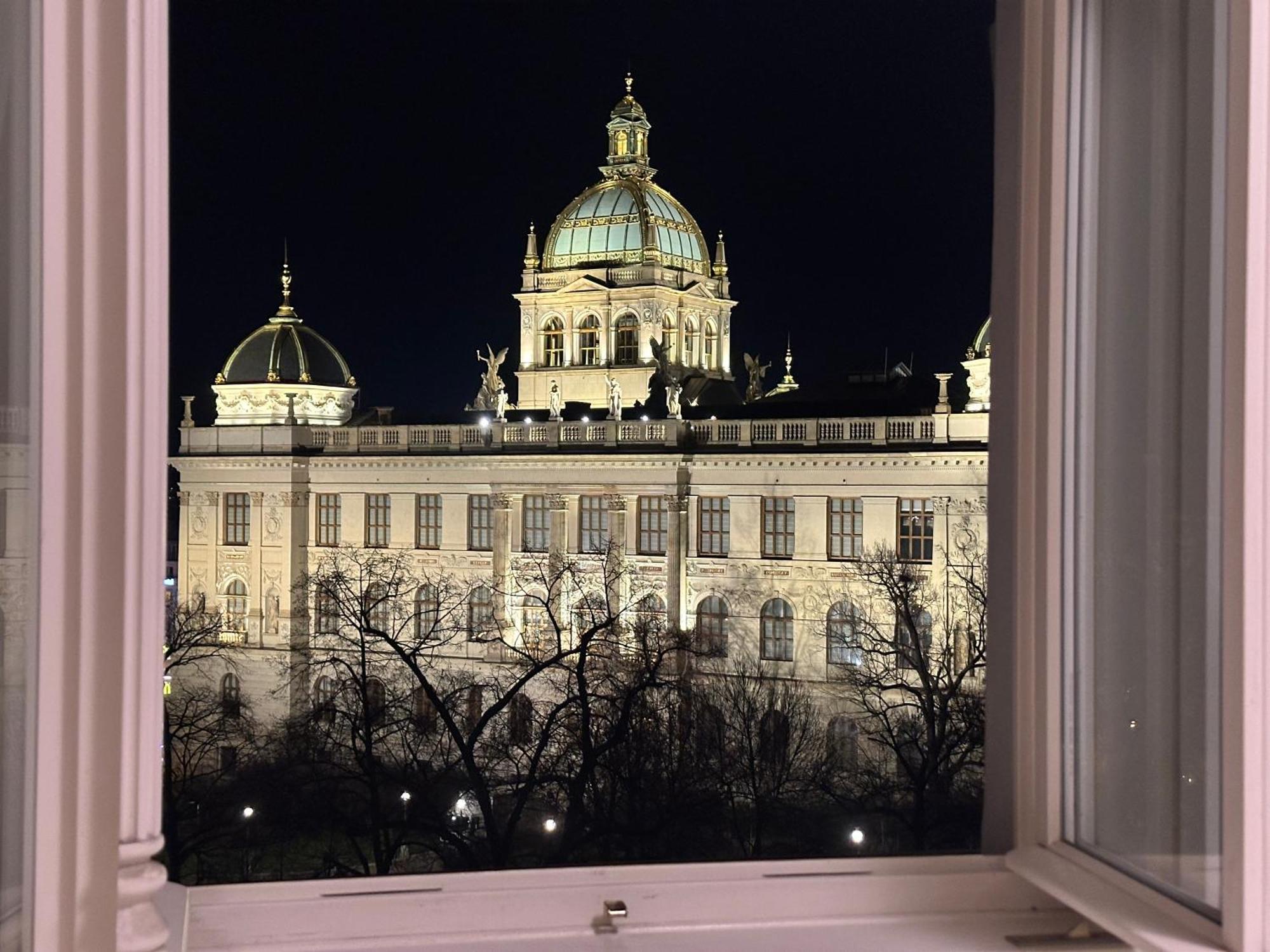 Modern 2 Bed-room In 1 With Stunning National Museum View Praha